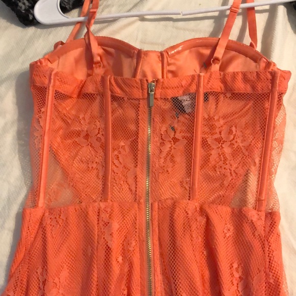 Dress - Picture 3 of 9